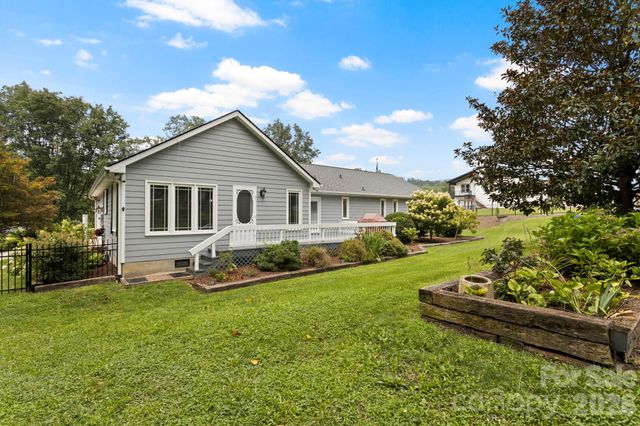 231 Kimberly Ann Drive, Hendersonville, NC 28792