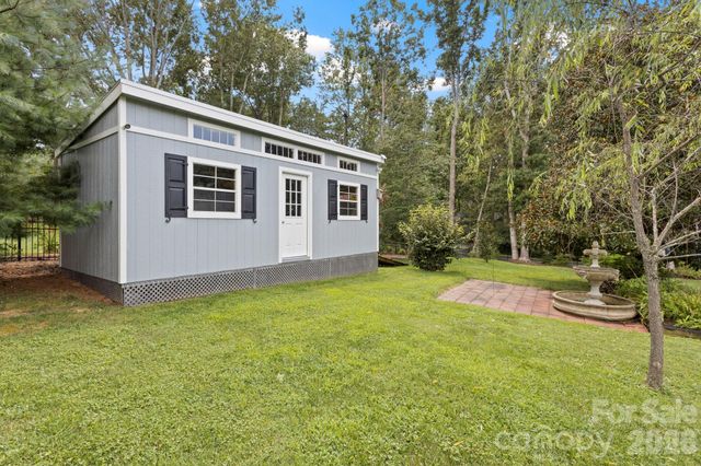 231 Kimberly Ann Drive, Hendersonville, NC 28792