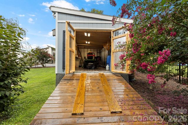231 Kimberly Ann Drive, Hendersonville, NC 28792