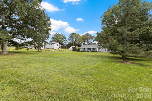 231 Kimberly Ann Drive, Hendersonville, NC 28792