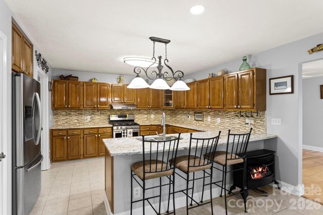 231 Kimberly Ann Drive, Hendersonville, NC 28792