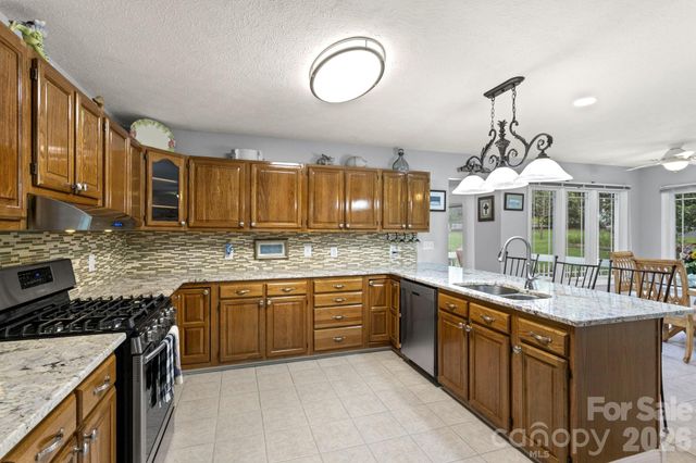 231 Kimberly Ann Drive, Hendersonville, NC 28792