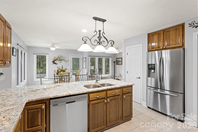 231 Kimberly Ann Drive, Hendersonville, NC 28792