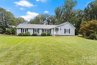 231 Kimberly Ann Drive, Hendersonville, NC 28792