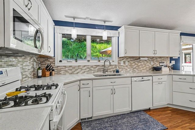 405 Slayton Avenue, Grand Haven, MI 49417