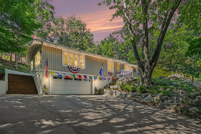 405 Slayton Avenue, Grand Haven, MI 49417