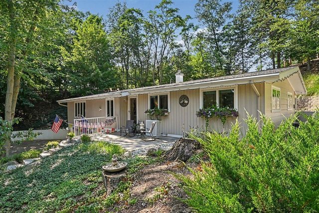 405 Slayton Avenue, Grand Haven, MI 49417