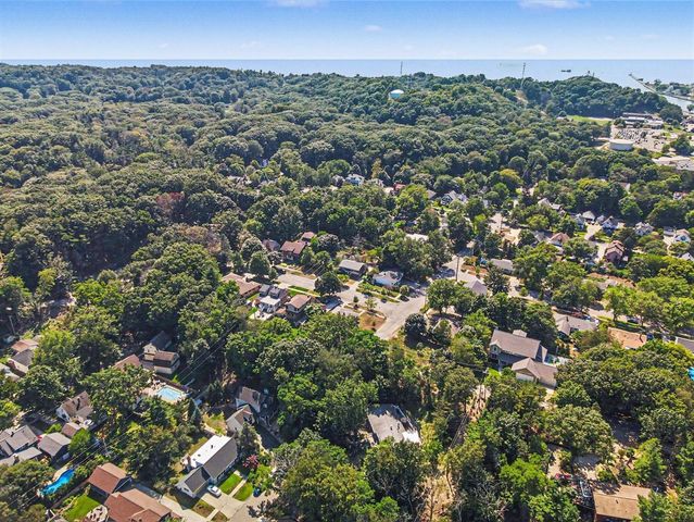 405 Slayton Avenue, Grand Haven, MI 49417