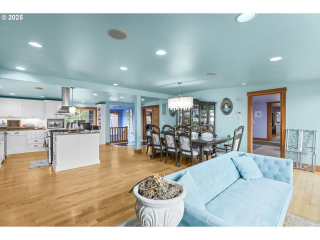 89728 OCEAN Dr, Warrenton, OR 97146