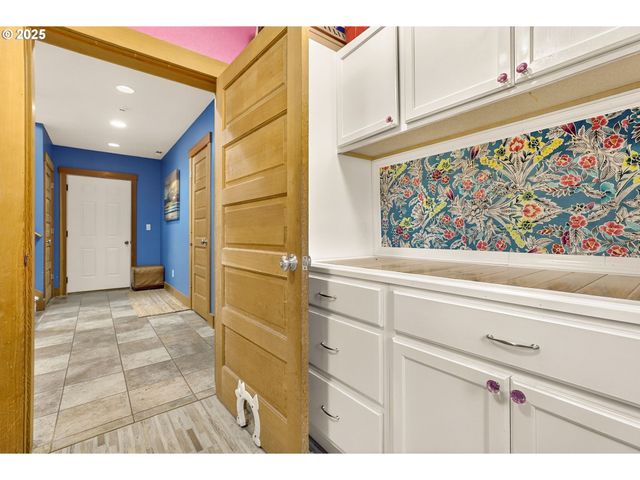 89728 OCEAN Dr, Warrenton, OR 97146