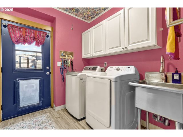 89728 OCEAN Dr, Warrenton, OR 97146