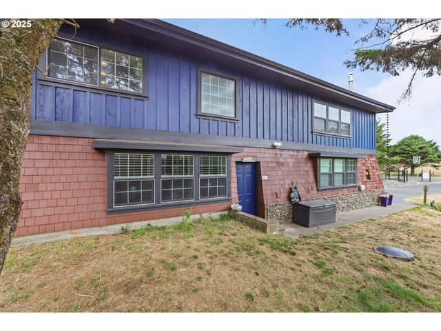 89728 OCEAN Dr, Warrenton, OR 97146