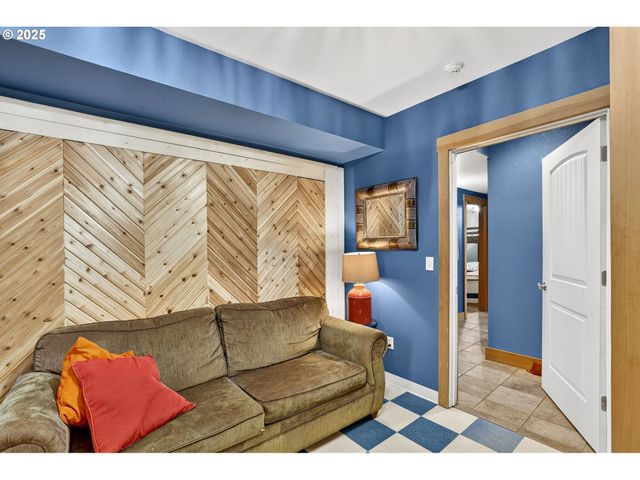 89728 OCEAN Dr, Warrenton, OR 97146