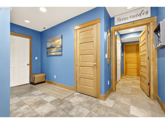 89728 OCEAN Dr, Warrenton, OR 97146