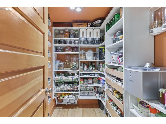 89728 OCEAN Dr, Warrenton, OR 97146