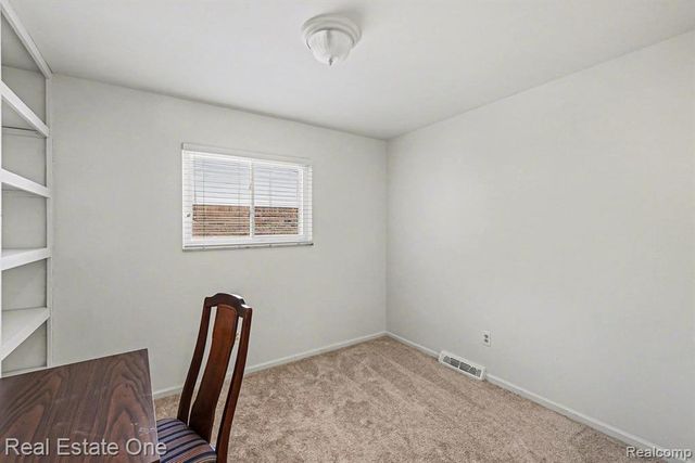 6605 Emerald Lake Drive, Troy, MI 48085