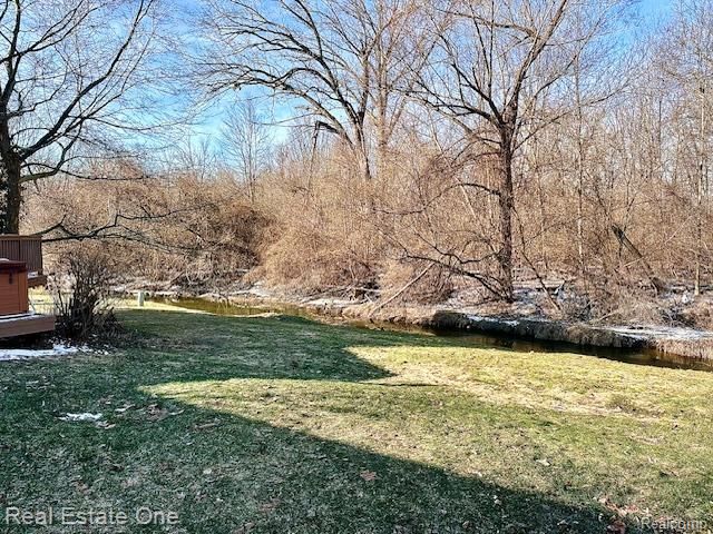 6605 Emerald Lake Drive, Troy, MI 48085