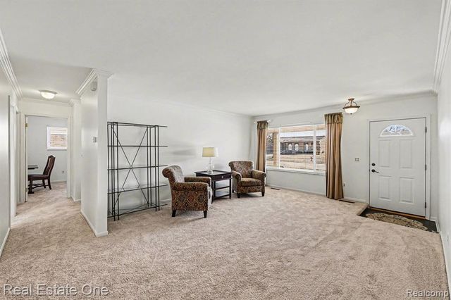 6605 Emerald Lake Drive, Troy, MI 48085