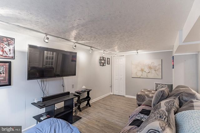 1901 CARTON RD, Hatboro, PA 19040