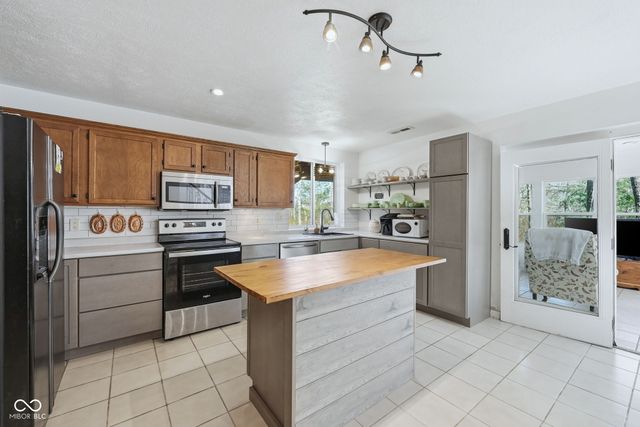 7169 Brown Park Trace, Freetown, IN 47235