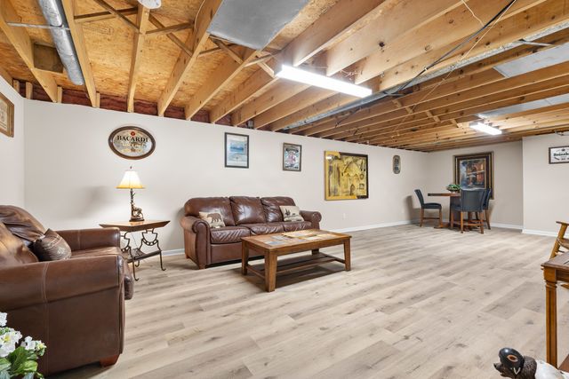 11264 Cedarbrook Road, Roscoe, IL 61073