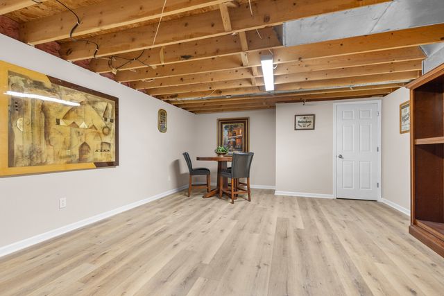 11264 Cedarbrook Road, Roscoe, IL 61073