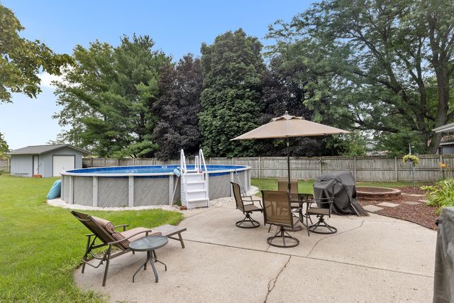 11264 Cedarbrook Road, Roscoe, IL 61073