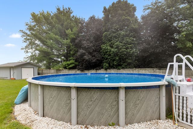 11264 Cedarbrook Road, Roscoe, IL 61073