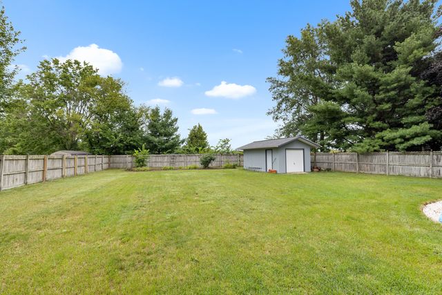 11264 Cedarbrook Road, Roscoe, IL 61073