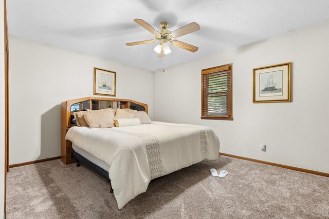 11264 Cedarbrook Road, Roscoe, IL 61073