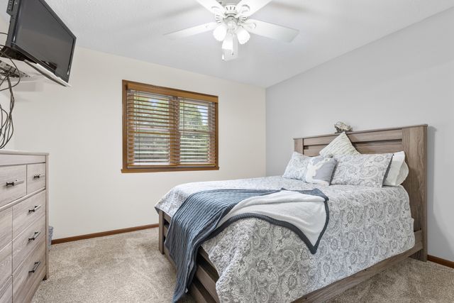 11264 Cedarbrook Road, Roscoe, IL 61073