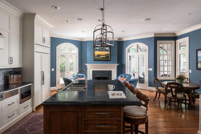 55 Annandale, Nashville, TN 37215