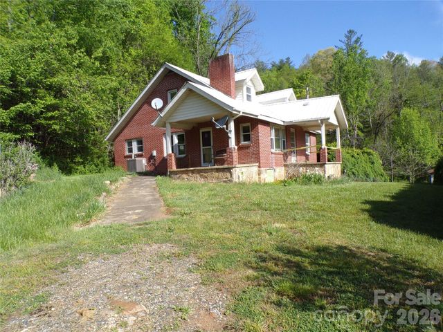 145 Kirks Drive, Hot Springs, NC 28743