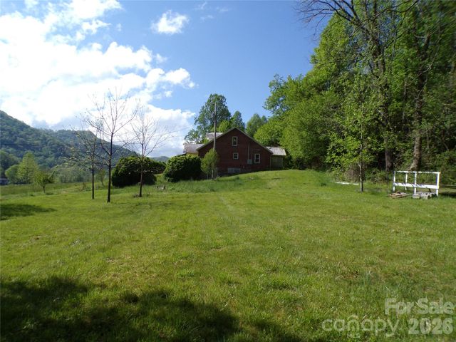 145 Kirks Drive, Hot Springs, NC 28743