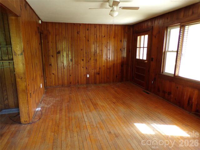 145 Kirks Drive, Hot Springs, NC 28743