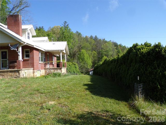 145 Kirks Drive, Hot Springs, NC 28743