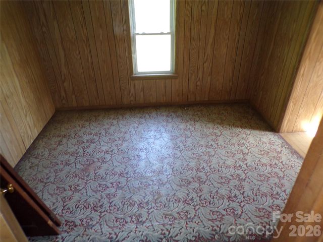 145 Kirks Drive, Hot Springs, NC 28743