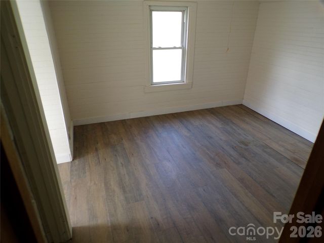 145 Kirks Drive, Hot Springs, NC 28743