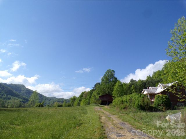 145 Kirks Drive, Hot Springs, NC 28743
