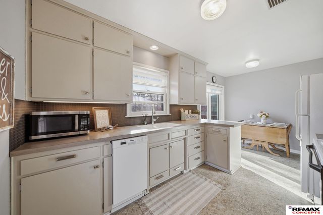 924 S 39th Street, Lincoln, NE 68510