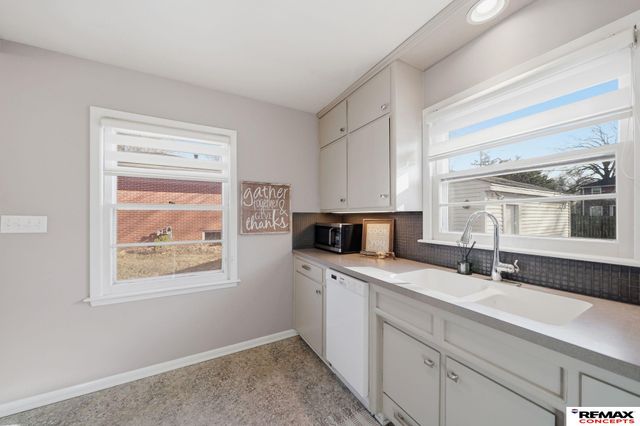 924 S 39th Street, Lincoln, NE 68510