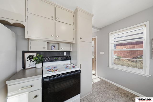 924 S 39th Street, Lincoln, NE 68510