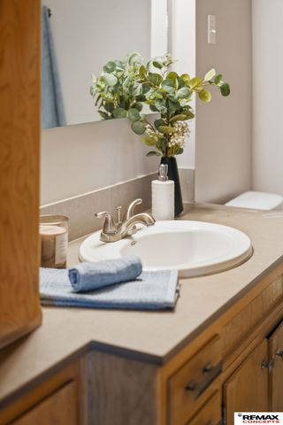 924 S 39th Street, Lincoln, NE 68510