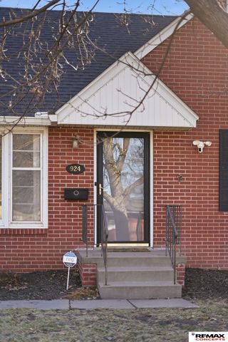 924 S 39th Street, Lincoln, NE 68510