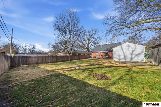 924 S 39th Street, Lincoln, NE 68510