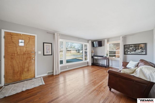 924 S 39th Street, Lincoln, NE 68510