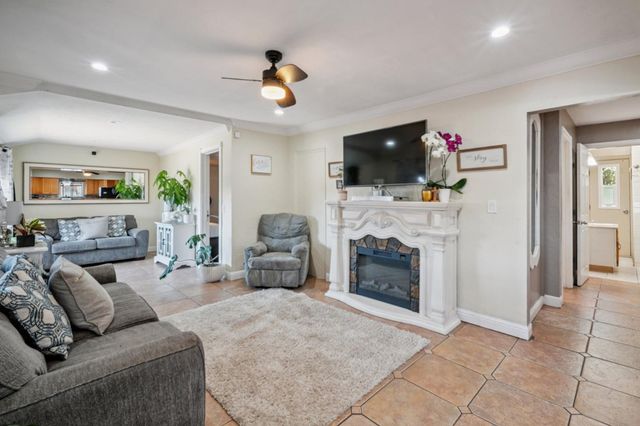 1413 Wiren Street, Salinas, CA 93905
