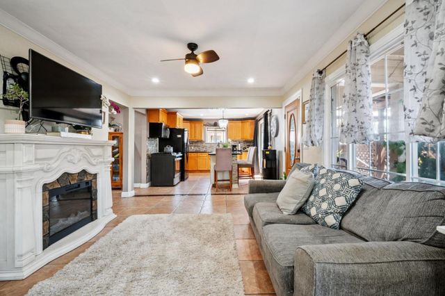 1413 Wiren Street, Salinas, CA 93905