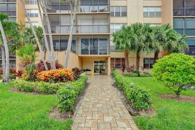 3821 Environ Blvd 403, Lauderhill, FL 33319