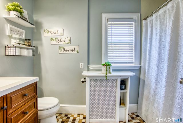 21 Lancaster Road, Manchester, CT 06040